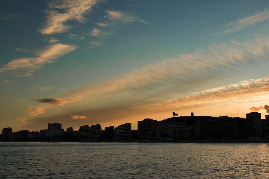 Fuengirola: Sunset Boat Tour with a Drink - What the two-hour itinerary feels like in real time