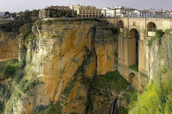 Full Day Private Tour to Ronda and Marbella from Málaga - Price and Value: What You’re Paying For (and What You’re Not)