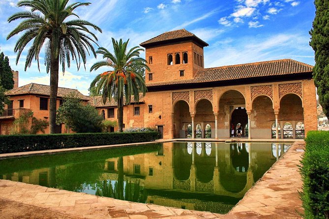 Granada Full Day Tour From Malaga - Door-to-door from Malaga: how the day actually feels