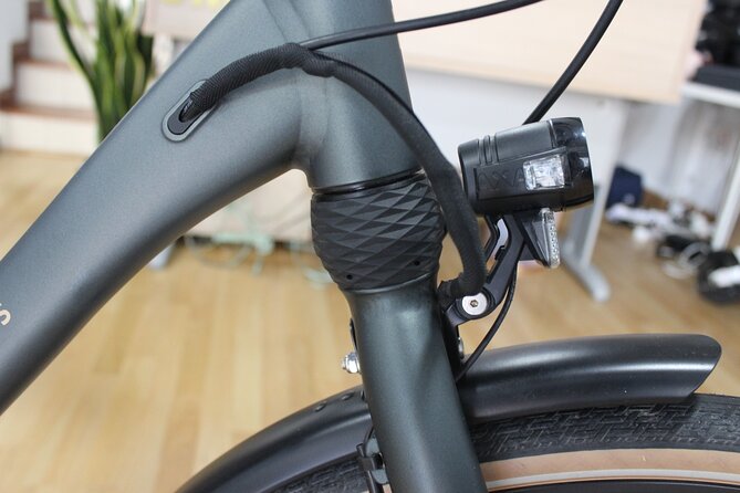Gravel Bike rental in Malaga - Bike lanes and safety: riding with less stress, not more