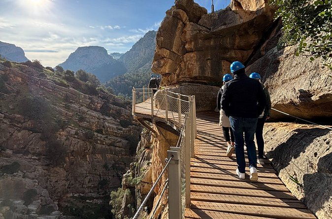 Guided King’s Way without Transportation - Stop 1: Caminito del Rey, step by step