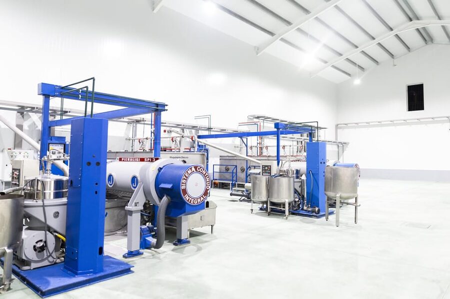 Guided tour and oil tasting at the Aceites Molisur factory - The factory + olive oil museum: where “liquid gold” becomes a process