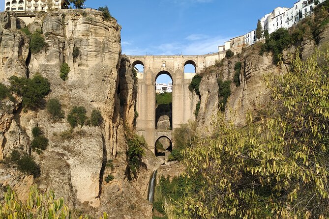 Guided tour of Ronda with an official guide - Alameda del Tajo: Views First, History Second