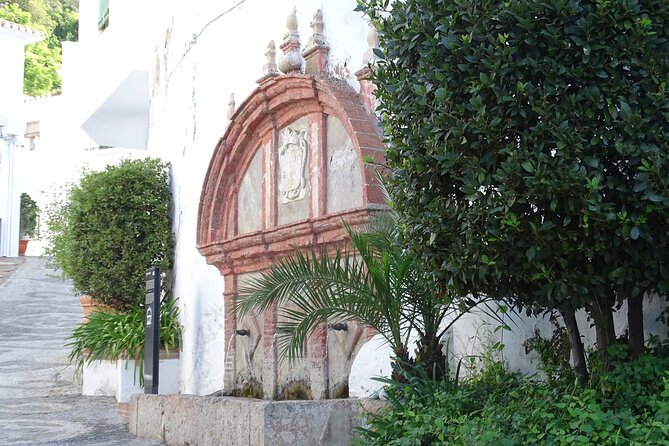 Guided Walking Tour of the Old Town of Frigiliana - Comfort, heat, and who this walking tour suits best