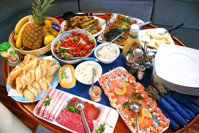 Half-Day Luxury Catamaran Sailing Cruise in Granada - Snorkeling and Water Toys: How to Make the Most of the Anchor Time