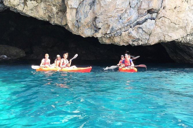 Kayak & Snorkel Tour in Cerro Gordo Natural Park, La Herradura - The double kayak setup and beginner-friendly pacing