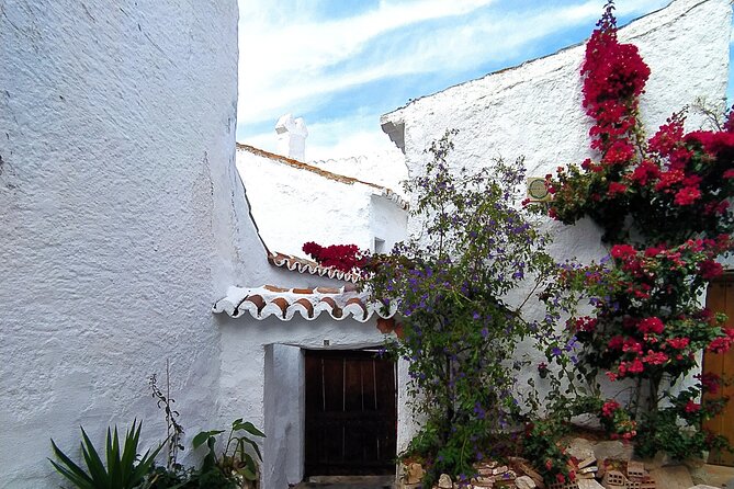 La Axarquia White Villages & Buddhist Stupa - SemiPrivate - Cútar fountain stop: short, magical, and very Moorish