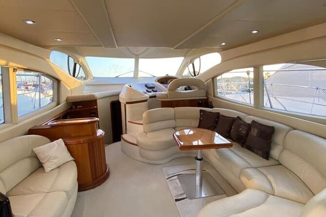 Luxury Yatch trips + Open Bar + Tapas + Paddle Surf + Snorkel - Who This Yacht + Open Bar + Snorkel + Paddle Surf Trip Fits Best