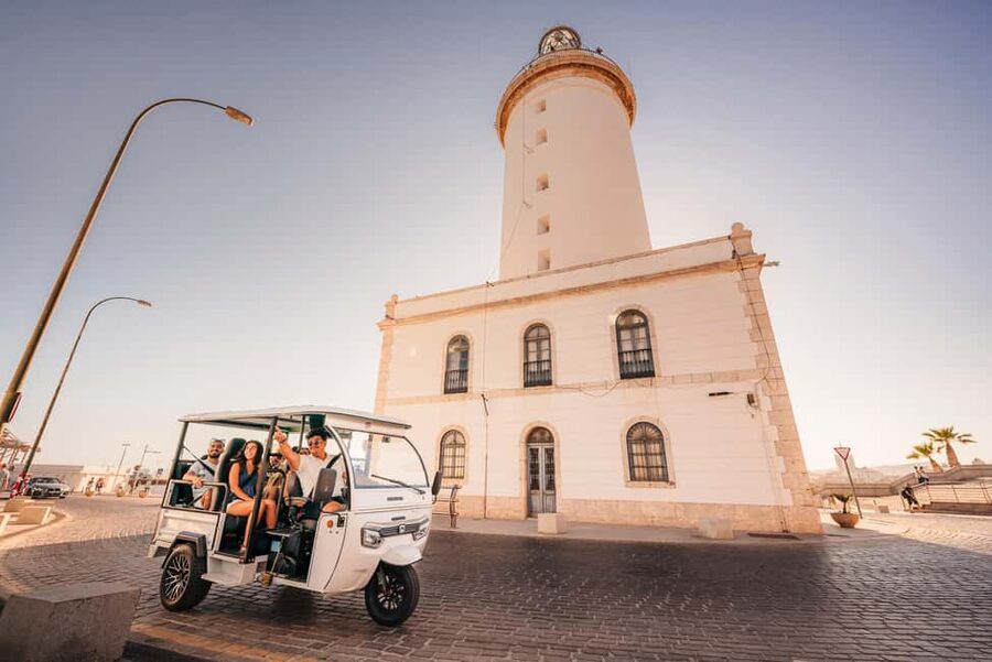 Málaga: 1-hour Private Tuk Tuk Tour - Gibralfaro Castle photo stop: the view moment you’ll remember