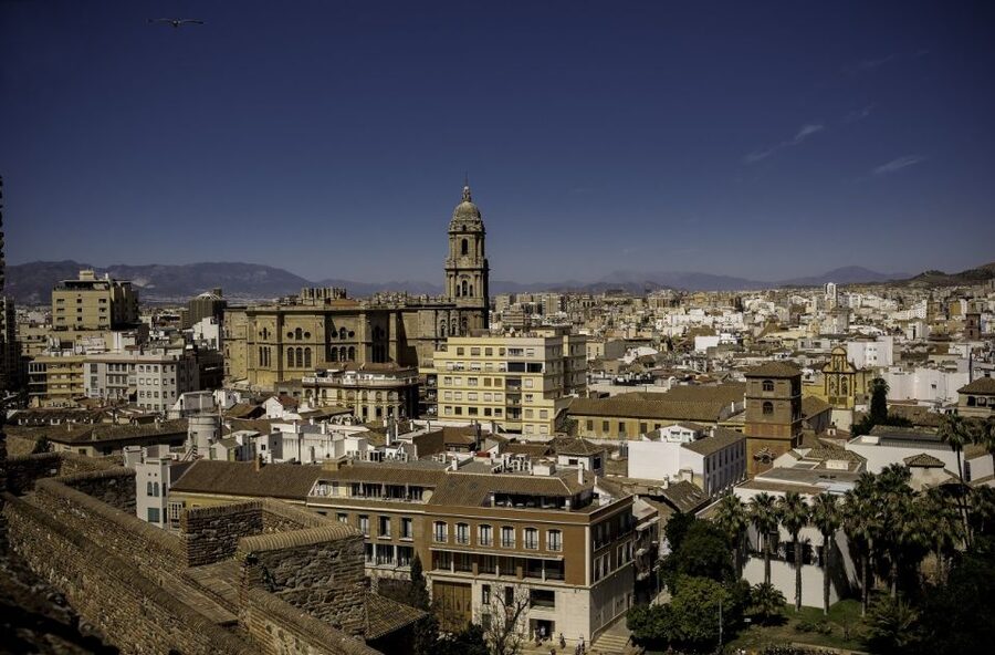 Málaga: 3-Hour Complete Walking Tour with Tickets - Walking tour value: what $37 really buys you