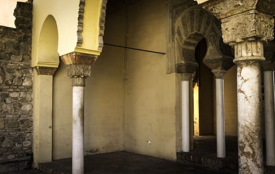 Málaga: 3-Hour Complete Walking Tour with Tickets - Stop 3: Historic center stroll through familiar names