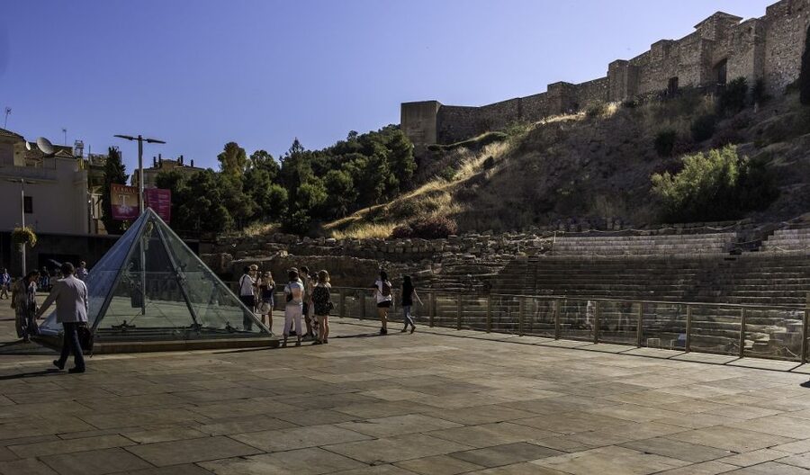 Málaga: 3-Hour Complete Walking Tour with Tickets - Where you meet: Pirámide de Cristal and the orange umbrella
