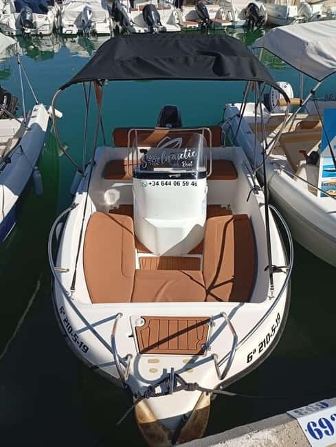 Malaga: 6-Seater Speedboat License-free Boat Rental - The Route in Real Life: Dolphins, Photos, and a Sea-Level Sunset