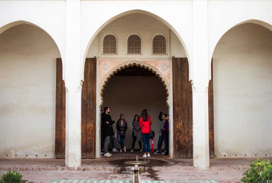 Málaga: Alcazaba and Roman Theatre Guided Tour With Entry - Key points