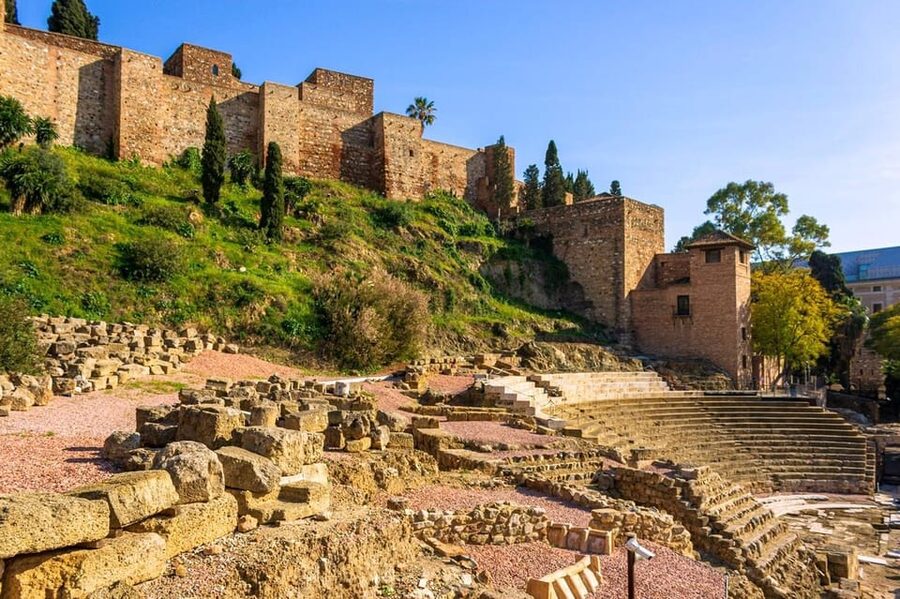Malaga: Alcazaba and Roman Theatre Private Tour With Tickets - Meeting at the Glass Pyramid: your start point and your advantage