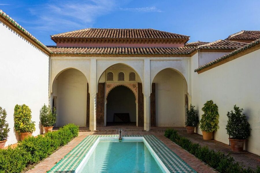 Malaga: Alcazaba and Roman Theatre Private Tour With Tickets - Alcazaba citadel: Moorish architecture, gardens, and fortress rooms