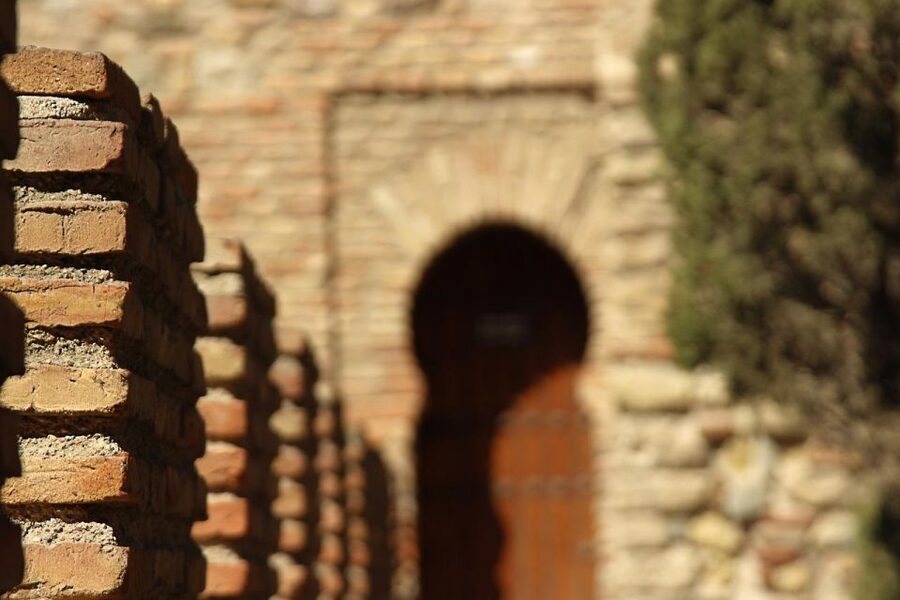 Malaga: Alcazaba and Roman Theatre Private Tour With Tickets - From Christian conquest to the best panorama