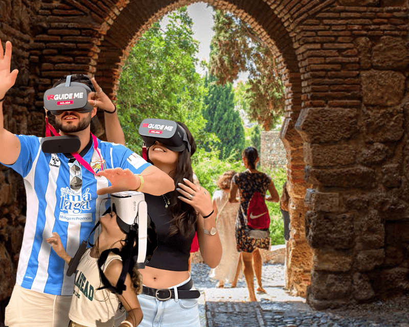 Malaga: Alcazaba, Picasso and more, walking tour with 5 VR experiences ! - Plaza de los Naranjos to Malaga Cathedral: Where the Story Starts