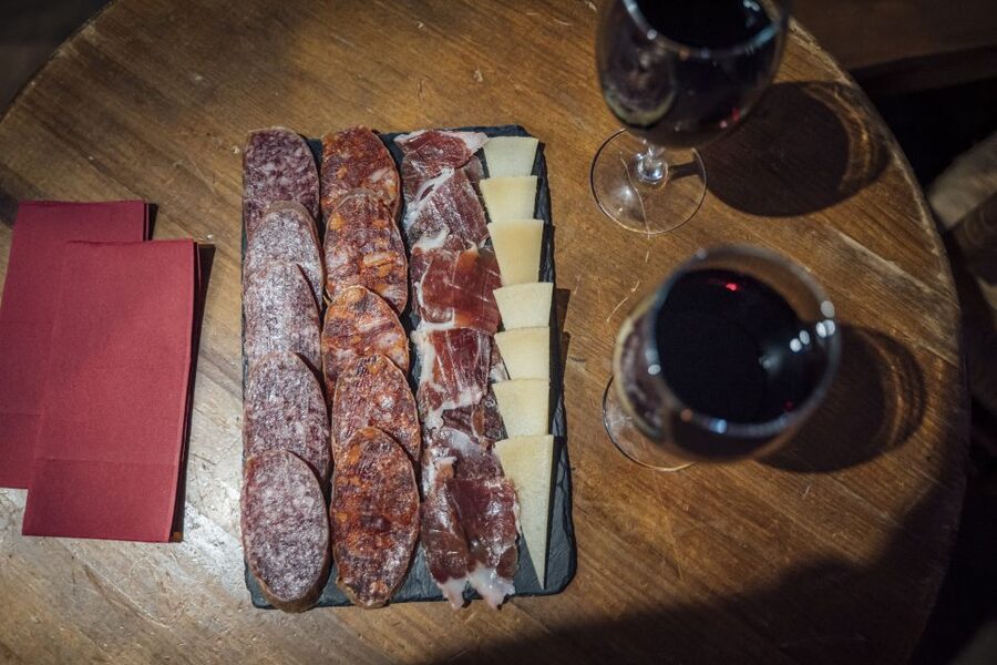 Malaga: Authentic Flamenco Show at El Gallo Ronco - Where food and drinks fit: what to plan, what costs extra
