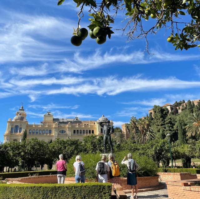 Malaga: Castle Hill and Fisherman Village E-Bike Tour - Up to Gibralfaro: fortress vibes and those big, practical viewpoints