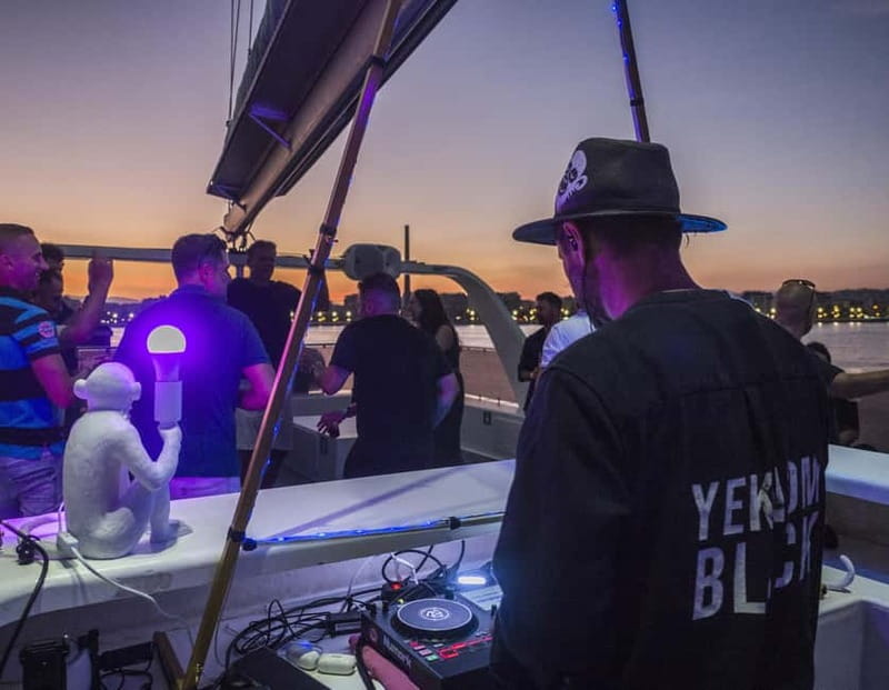 Malaga: Catamaran Sunset or Night Cruise w/ Live DJ & Drink - Cava and drinks: the included toast, plus what to plan for