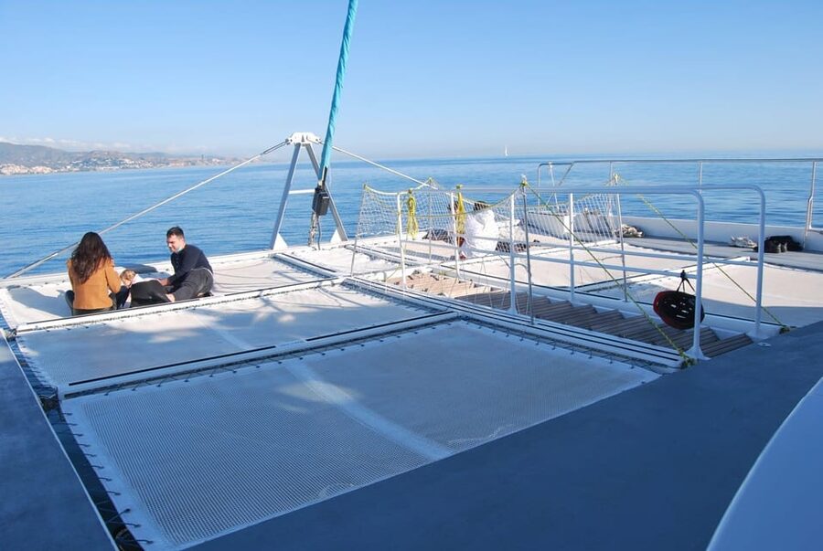 Malaga: Catamaran Sunset or Night Cruise w/ Live DJ & Drink - The live DJ and light show: how the party stays fun (not messy)