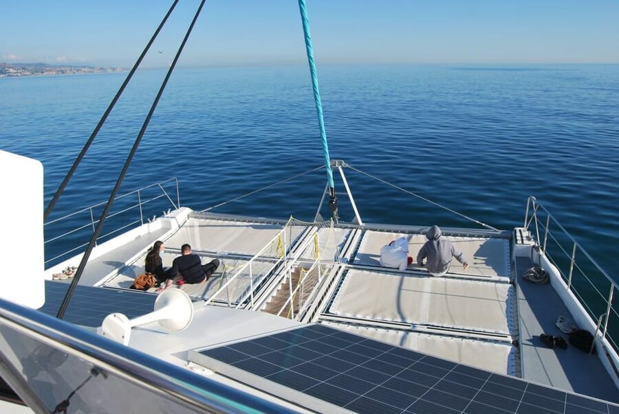 Malaga: Catamaran Sunset or Night Cruise w/ Live DJ & Drink - The route experience: what happens during the 75 minutes