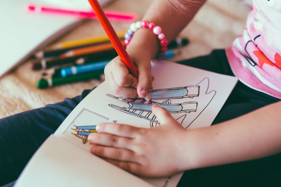 Malaga: Drawing & Painting Lesson Outdoors - Learning to draw Malaga: perspective, proportions, and architectural detail