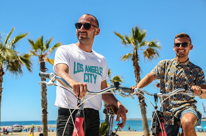 Malaga: E-Bike 3-Hour Sightseeing Tour - Guides, humor, and keeping the group together