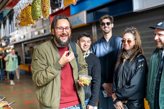 Malaga Food Tour with 12+ Tastings: Tapas, Olive Oil, Ham & More - The small-group size (up to 12) changes how you experience Malaga