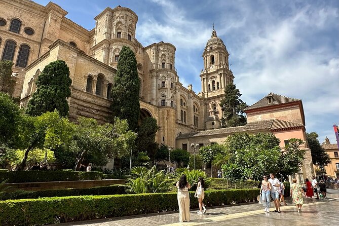 Malaga Food Walking Tour with Atarazanas Market Visit - Dishes you should expect to see (even if menus shift)
