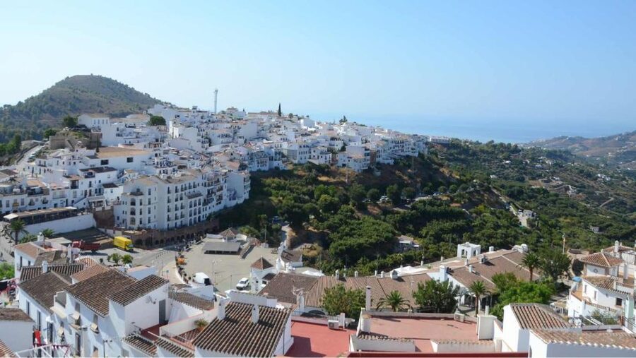 Malaga: Frigiliana & Nerja Tour with Local Product Tastings - What to Bring and How to Prepare for the Day