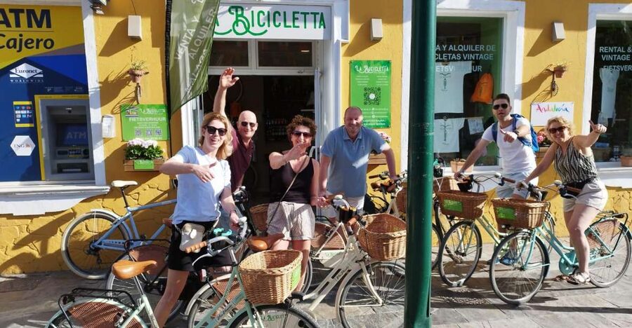 Malaga: Guided Bike Tour - Getting started at P.º Reding, 11 (and rolling on the right bike)