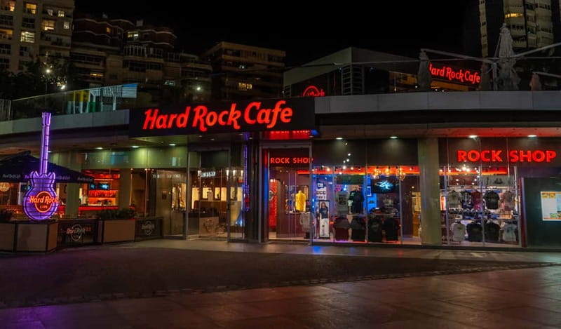 Malaga: Hard Rock Cafe Entrance with Lunch or Dinner - Where you’ll start: entering Hard Rock Cafe Malaga at Muelle Uno