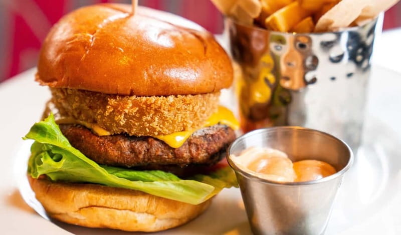 Malaga: Hard Rock Cafe Entrance with Lunch or Dinner - Choosing your main course: burgers, chicken, Caesar, vegan, and mac & cheese