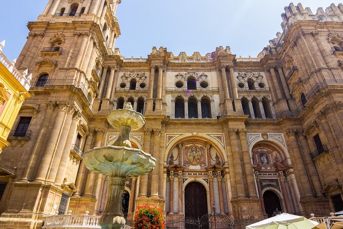 Malaga Highlights: A Welcome Private City Tour - City Hall to Alcazaba: From Ayuntamiento to Moorish Fortress Vibes