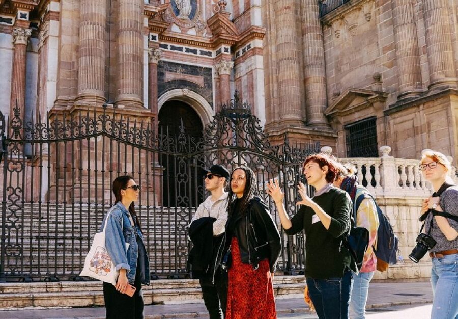 Malaga: History of Picasso Guided Walking Tour - A guide-led walk that connects family life to what Picasso saw
