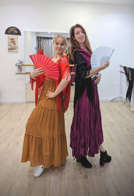 Málaga: Learn to dance flamenco rumba in 45 minutes - The 45-Minute Flow: Warm-up, Choreography, and a Gentle Cooldown