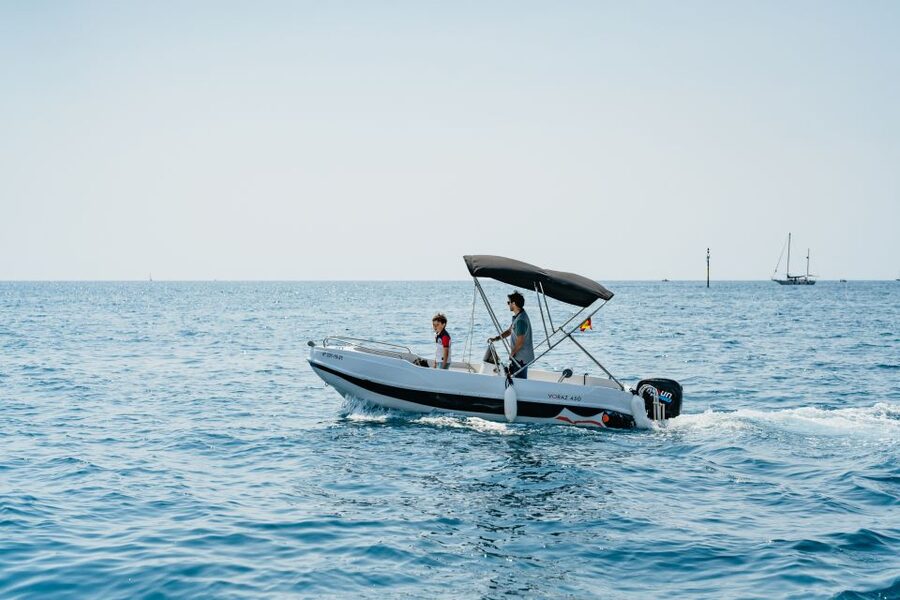 Malaga: License-free Boat Rental for Dolphin Watching - The Boat Setup: No License Needed, Plus Comfort for Sea Time