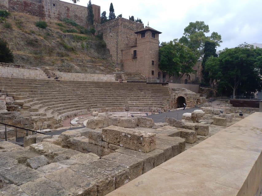 Malaga: long highlights tour with skip-line-tickets - Old Town Stroll: Larios Street, Sagrario Church, and Bishop’s Square