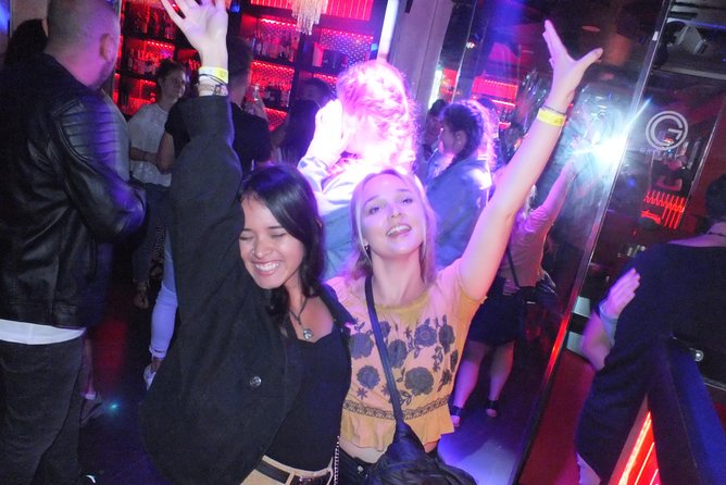 Malaga Nightlife Pub Crawl Tour with Drinks and Clubs Entry - The social part: meeting people without getting stuck