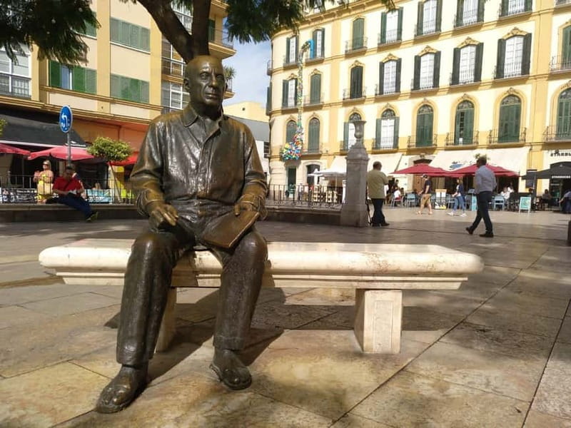 Malaga: old town walking tour & flamenco show - A small-group walk with a history guide who doesn’t just recite facts