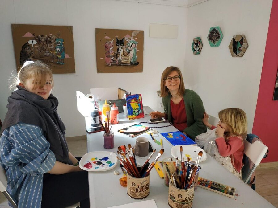 Málaga: Paint your own Picasso - The two-hour flow: from Picasso chat to your cubist painting