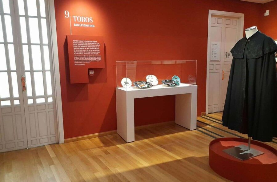 Málaga: Picasso Birthplace Museum Ticket & City Audio Guide - The mobile-app audio guide: how to get the most from it