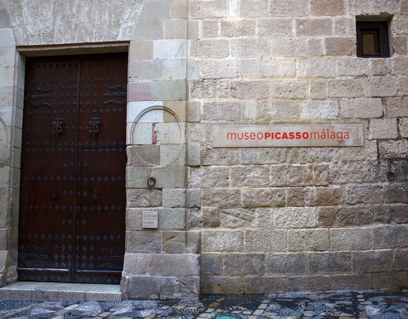 Malaga: Picasso Museum Guided Tour with Skip-the-Line Ticket - Buenavista Palace rooms and the art collection: what to look for