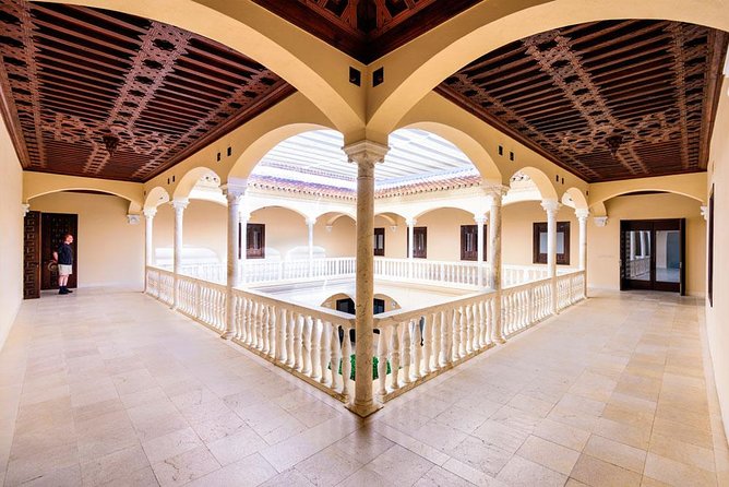 Málaga Picasso Museum Private Guided Tour - Two Hours With Picasso: Why This Route Works