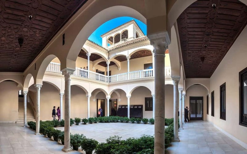 Málaga: Picasso Museum Tour with an Expert Art Guide for Small Groups - Group size, private options, and who this tour suits best
