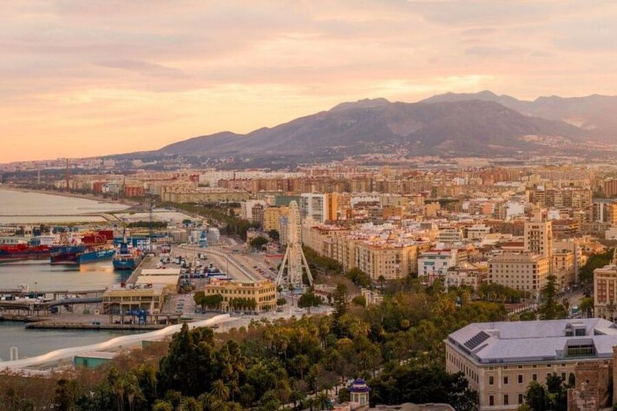 Malaga: Private custom Walking tour with a local guide - Key highlights you can plan around