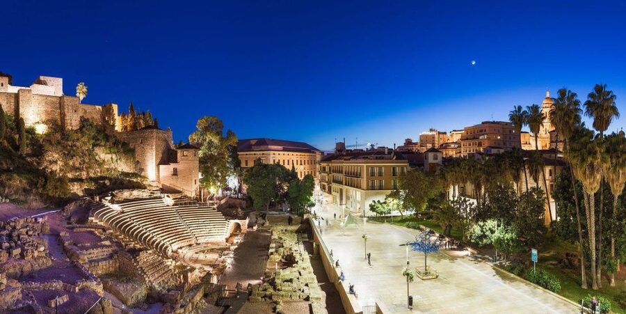 Málaga: Private Personalized Walking Tour - From Calle Larios to Plaza de la Marina: old town meets the coast mood