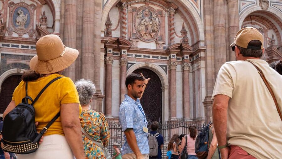 Málaga Private Walking Tour, Roman Theater, and Alcazaba with Tickets - Calle Larios and Plaza de la Constitución: The Streets That Set the Tone